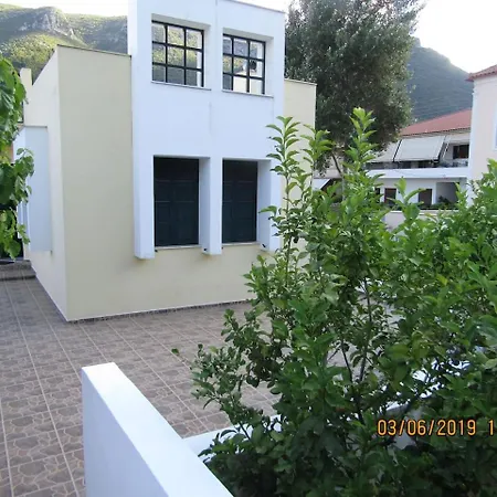 Red Rock House *