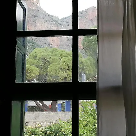 Red Rock House *